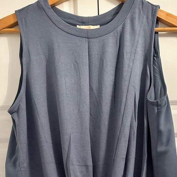 & Layered NWT - Picture 3 of 10